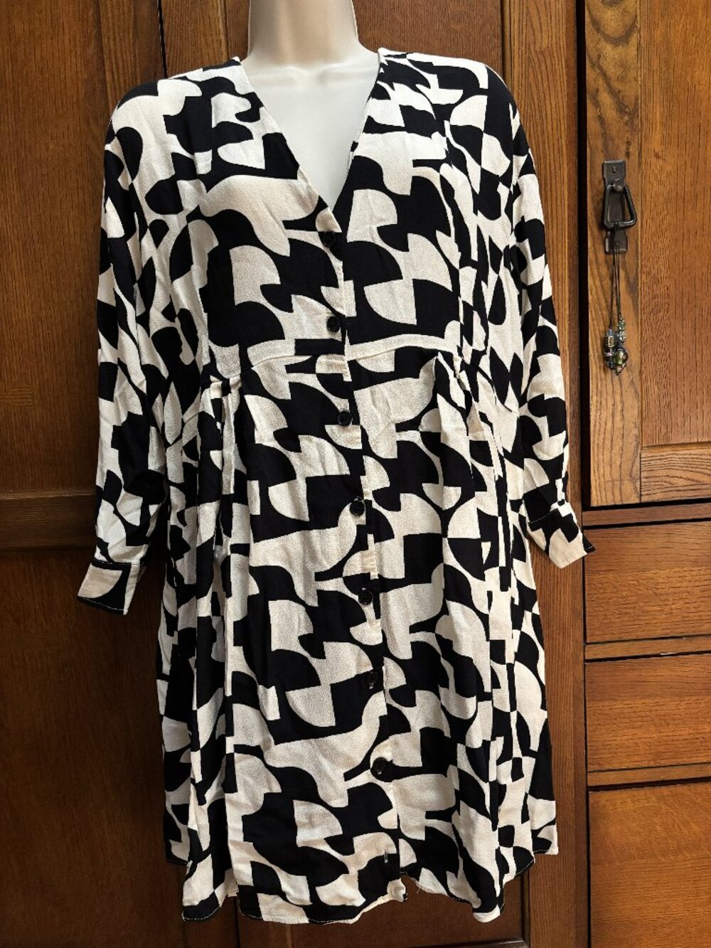 Zara Black Cream Abstract Print Button Front Midi Dress size L Tie Waist